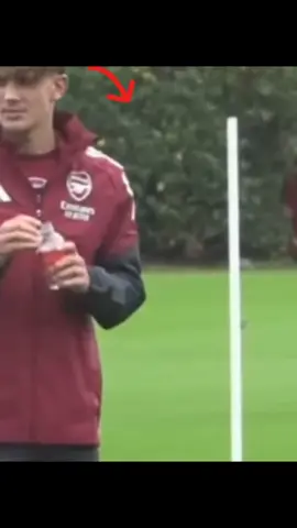 who is this guy ☠️ #Arsenal #gunners #arsenalfamily #fyp #arsenalfamily♥️⚪️☠️ 