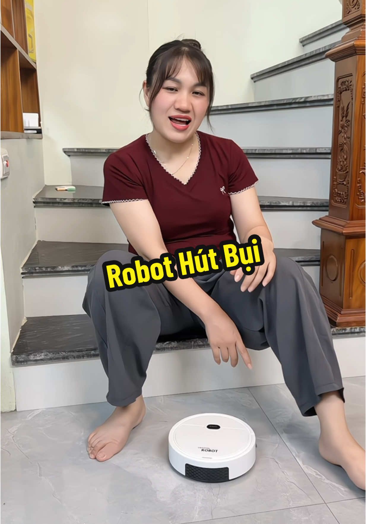 Robot Hút Bụi Chạy tự động, cảm biến quay đầu khi gặp đồ vật#robothutbuilaunha #robothutbuithongminh #mayhutbui #duongthapcam3 