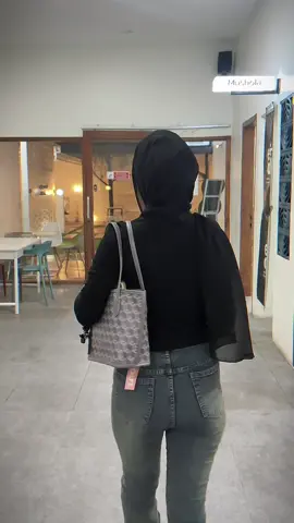 cutbraynya cakep poll🫶🏻🤯 @JINISO JEANS  #jiniso #jinisoemangkeren 