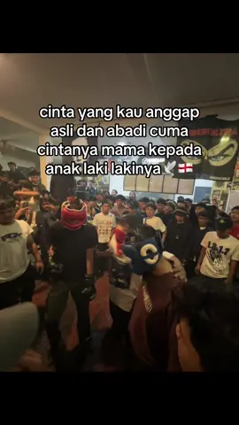 Cinta itu abadi🏴󠁧󠁢󠁥󠁮󠁧󠁿🕊️ #casualstyle #casualfootball #ootdcasual #persibjuara #fyp 