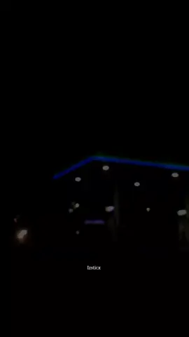 mujhsy milny ko wo to ai thi reshamii sy libas mein..🥰❤️ #izstix@ mention your favorite person#foryou# Kya( from cocok)😅😍