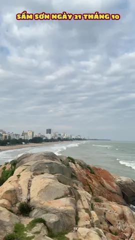 SẦM SƠN NGÀY 21 THÁNG 10 . THỜI TIẾT BIỂN VÀO MÙA THU ĐẸP QUÁ MỌI NGƯỜI ❤️ #langthangsamson #reviewsamson #dulichsamson #khachsansamson 