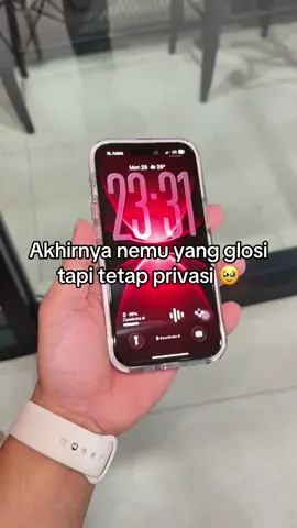 Akhirnya nemu yang glosi tapi tetap privasi #temperedglass #iphonetricks #screenprotector 