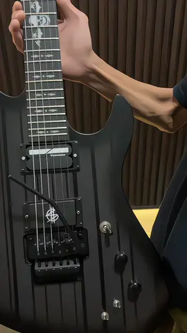 SYN Custom Nih Boskuh 😇🤘 #guitarist #customguitar #schecter #schecterguitars #synstergates 