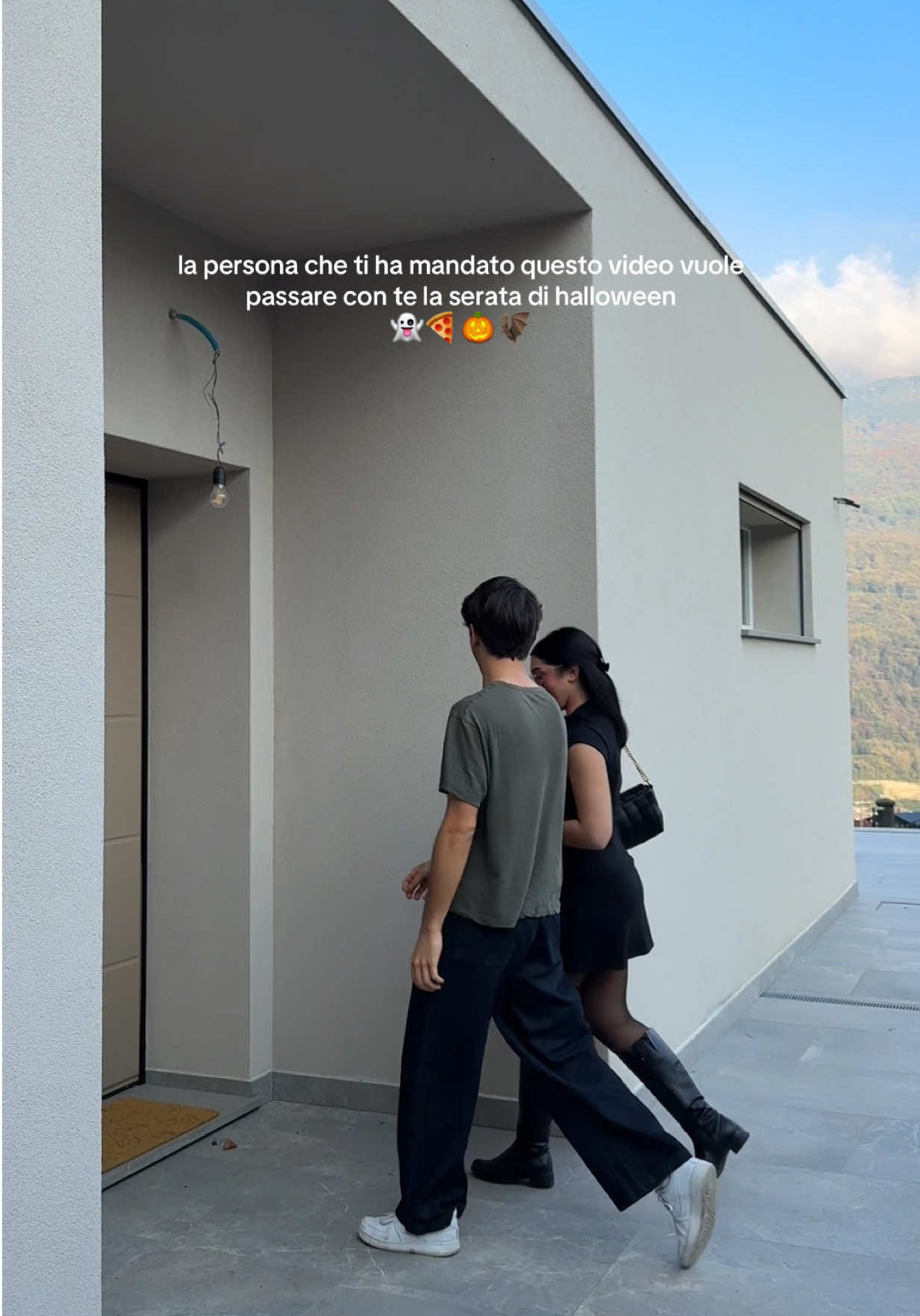 Se non avete ancora organizzato la vostra halloween night, questo è il vostro segno 👻🍕🎃🦇 #halloween #spookynight #halloweendrinks #halloweennight 