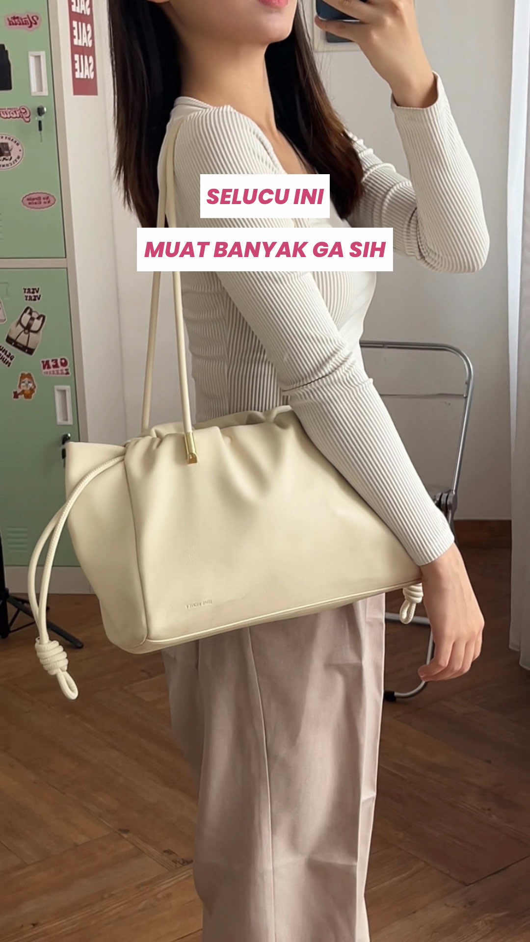 Selucu ini ternyata muat banyak juga ya tasnya🤭#JimsHoney #WIBGAJIAN #PromoGuncang1010 #GajianSale #taswanita  