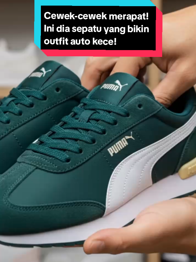Yang nyari sneakers nyaman, stylish, dan lagi hits banget, sini merapat! 👋 Puma R78 Wind MU ini jawabannya! Desainnya timeless, warnanya gemes, dan kaki dijamin betah seharian. Cocok banget buat ngampus, hangout, atau kerja casual!#PumaIndonesia #SneakersLokal #PumaStyle #sepatuhits #ComfortableShoes 