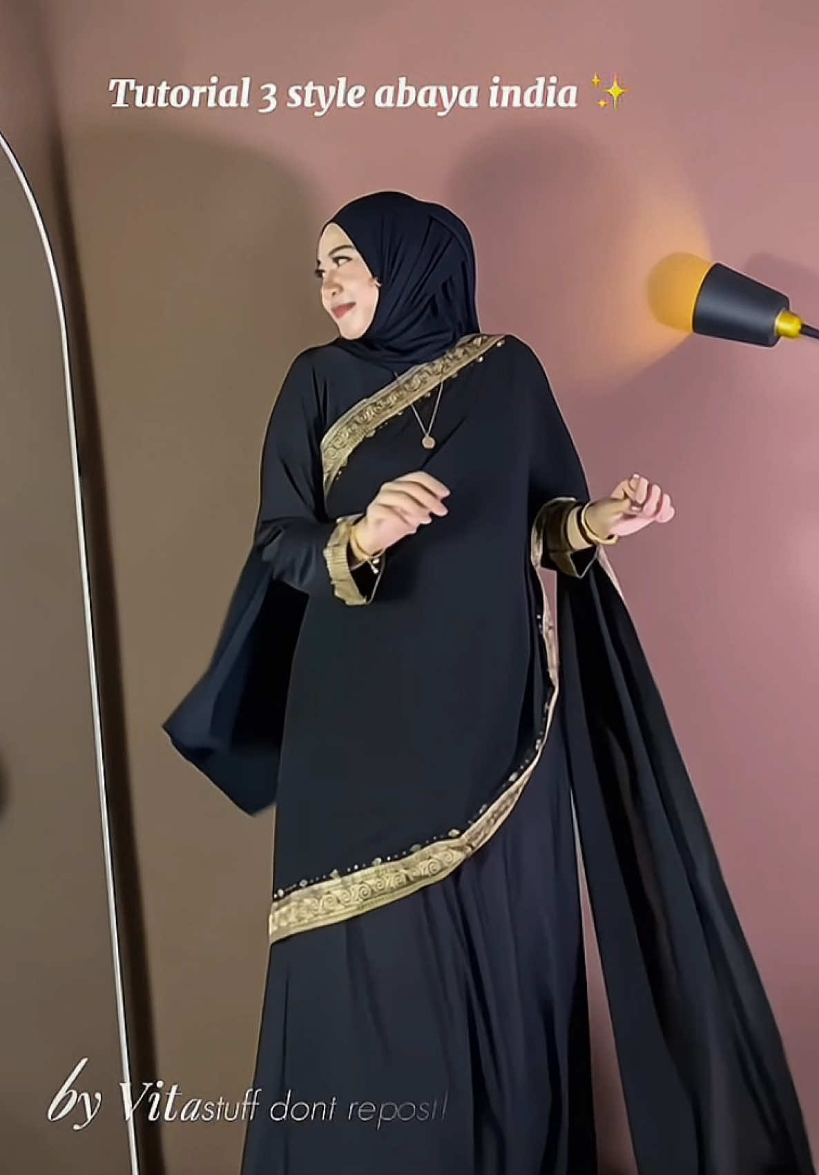 Gemes banget sama abaya indiannya 😍🤏🏻 bisa jadi 3 style baju berbeda wort to buy banget 😍🤏🏻 