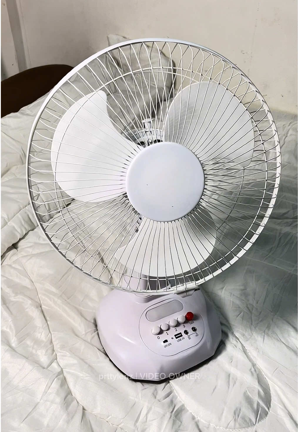 Tipid sa kuryente na electric fan buti nalang nakita ko to💫super high quality ng mga products nila🤩  #electricfan #solar #solarelectricfan #tipidtips
