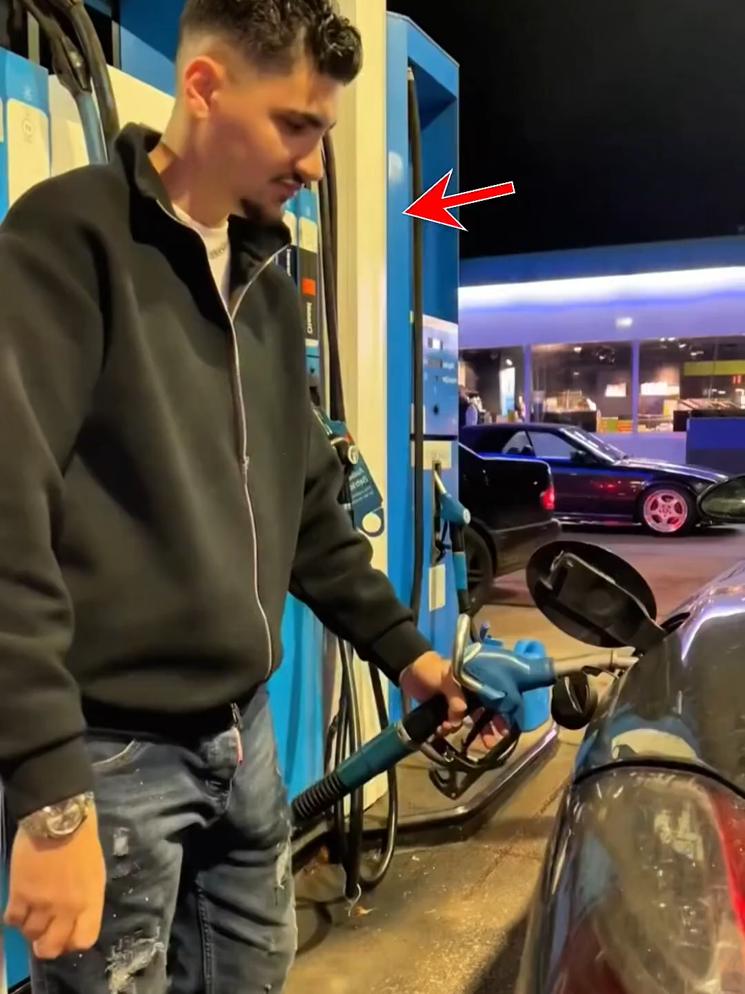 Anh chàng này đã tạo ra một chai nước hoa này với giá cực rẻ 😮