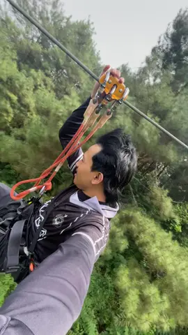 #zipline #viraltiktok #fyp 