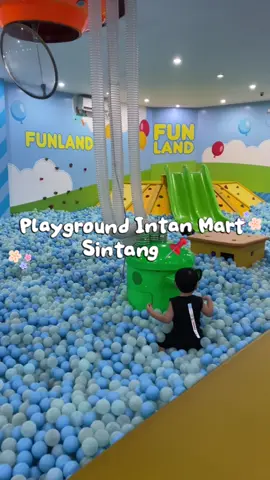 Playground yang ada di Intan Market rekomendasi playground yang ada di Kabupaten Sintang #playgroundanak #playground 