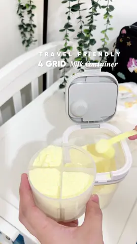 No more messy milk powder spills! 🍼 This 4-grid milk container keeps your baby’s formula organized and travel-ready — perfect for moms on the go 💕✨ #BabyEssentials #MomHack #TravelFriendly #BabyFormula #MomLife