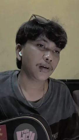 Maaf ya aku ajak kalian galau😭🙏#fypviral #mimpimanisdewipersik #liriklagu #galaubrutal🥀 #VoiceEffects 