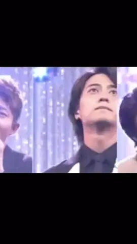 脱退発表後から、不安と寂しさでいっぱいなんだろうな⁡って⁡一目見て分かる表情がずっと続いて、見ててずっと辛かったしほんとに寂しかった。  ︎︎ そのステージで歌う歌詞が、あの時だからこそ全部が重なって、大好きでずっと見ていたいのにどうにもできない初めての感情になったのを今でも鮮明に覚えてるなぁ。  ︎︎ 3人が違う道に進む日が近づくにつれて、5人でいる