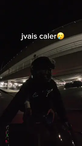 qui veut être mon backpack ? 🎒🤠 #biker #motorcycle #moto #motovlog #drole 