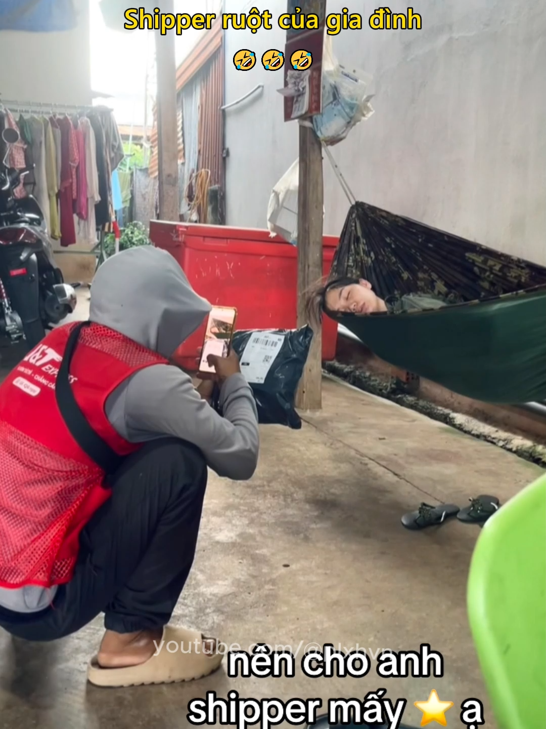 Shipper ruột của gia đình 🤣 #shipper #haihuoc #vuive #vuinhon #giaitri #cuoisacsua #plxhvn #phapluatxahoi