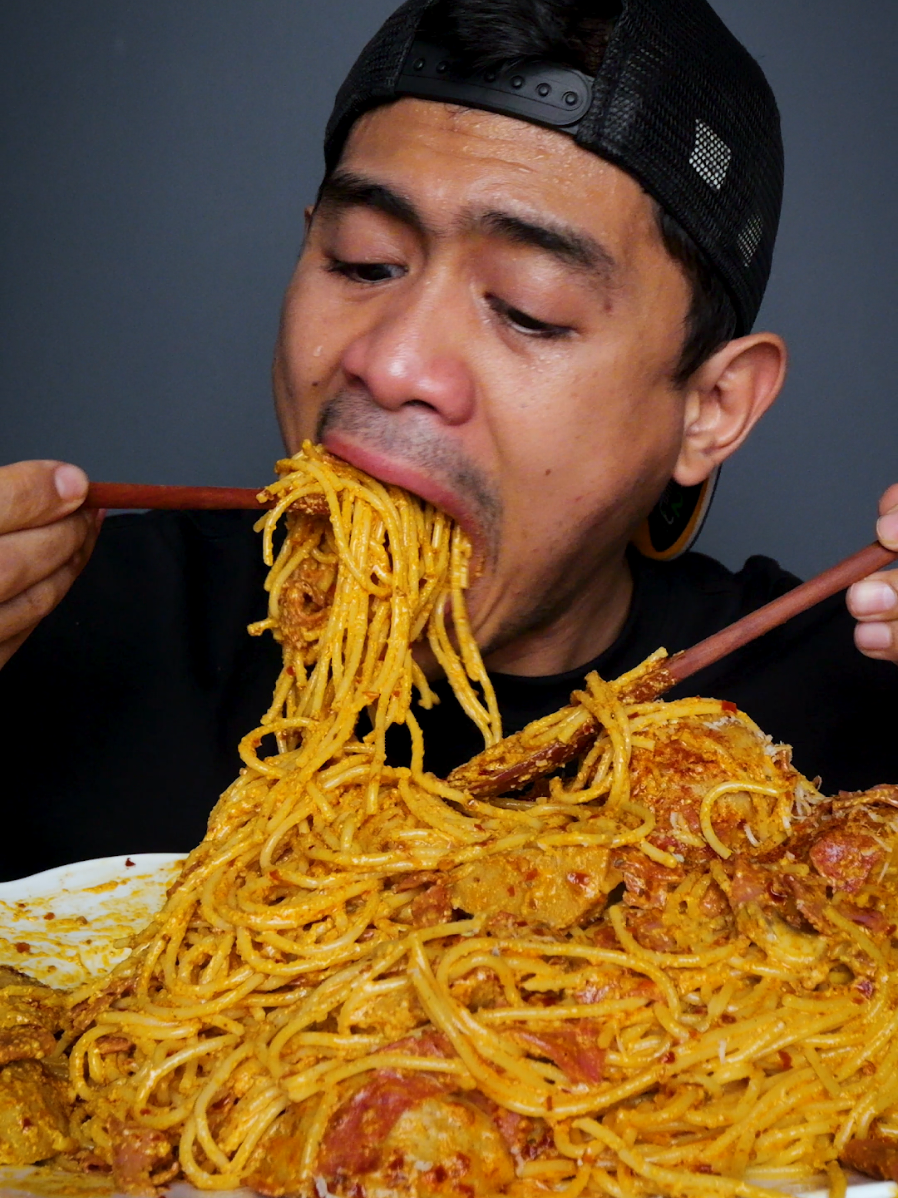 Spagetti bumbu seblak pertama di dunia. Fullnya di YT Tanboy kun ya.