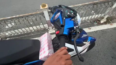 Một thằng giao hàng lấy gì lo cho em đây #lc135malaysia #viral #fyp #xh #ex135 