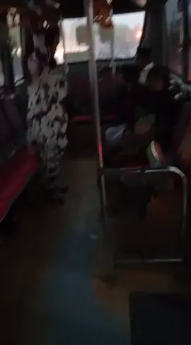 terjadi kecelakaan diperlintasan kaligawe semarang truk.kontainer di tabrak oleh kereta api sekitar pkl 16.15wib