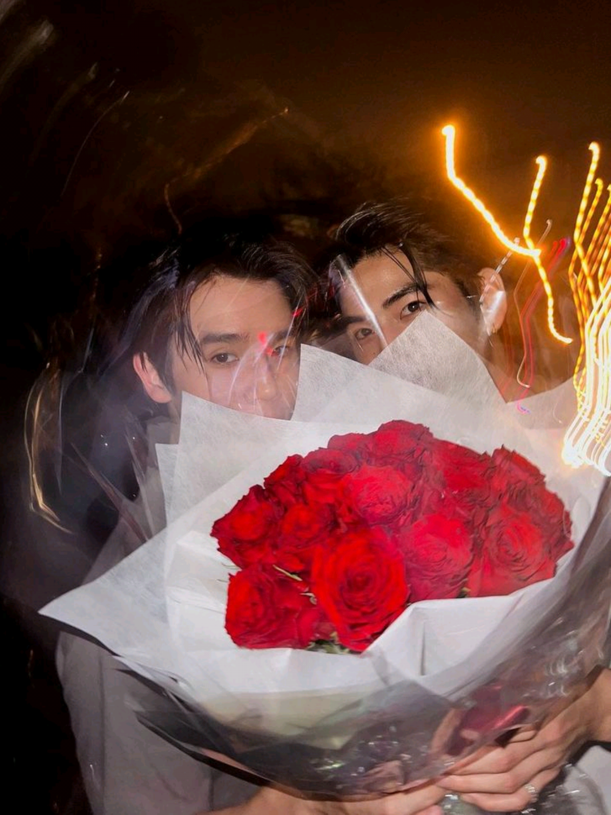 Ok everyone let's pretend this was fanservice and that this wasn't the truth at all 🤭🤭 . . . #jimmysea #jimmyyjp #sea_tawinan #ซีทวินันท์ #จิมมี่จิตรพล 