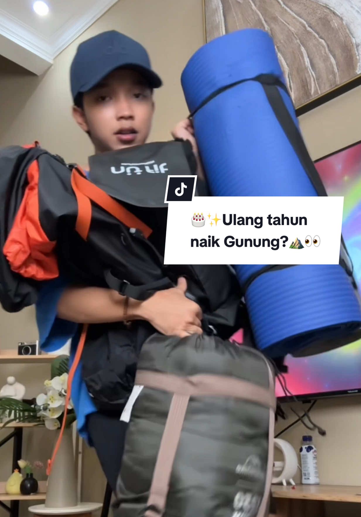 Meromantisasi hari ulang tahunku dengan naik Gunung yeaaay #mas_nizar 
