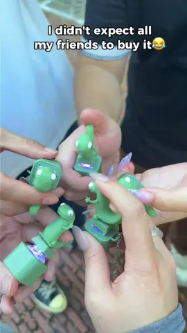 This lizard keychain cured my boredom 🤤#lizard #lizardlizard #lizardlizardlizard #lizardmeme #lizardbutton