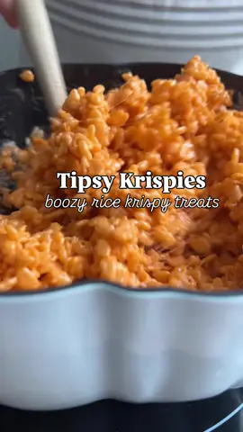Infusing ice cream went pretty well so we tried Rice Krispies 🫢 #tipsyscoop #boozyicecream #newyorkcity #icecreambarlour #tipsykrispies 