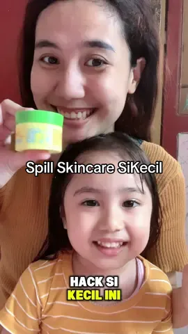Kalau ditanya skincare routine paginya pakai apa ? Zwitsal dong karena emang aman dan tanpa SLS jadi bikin kulit si kecil bisa lembab seharian dan gak bikin kulit si kecil kering #SpillSkincareAnakku #ZwitsalMomSharing #MomTokID #BabyCareRoutine #CuacaPanas @zwitsal_id  