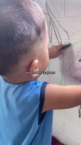 washable crayons na non-toxic, smooth and creamy! #crayons #colors #washable 