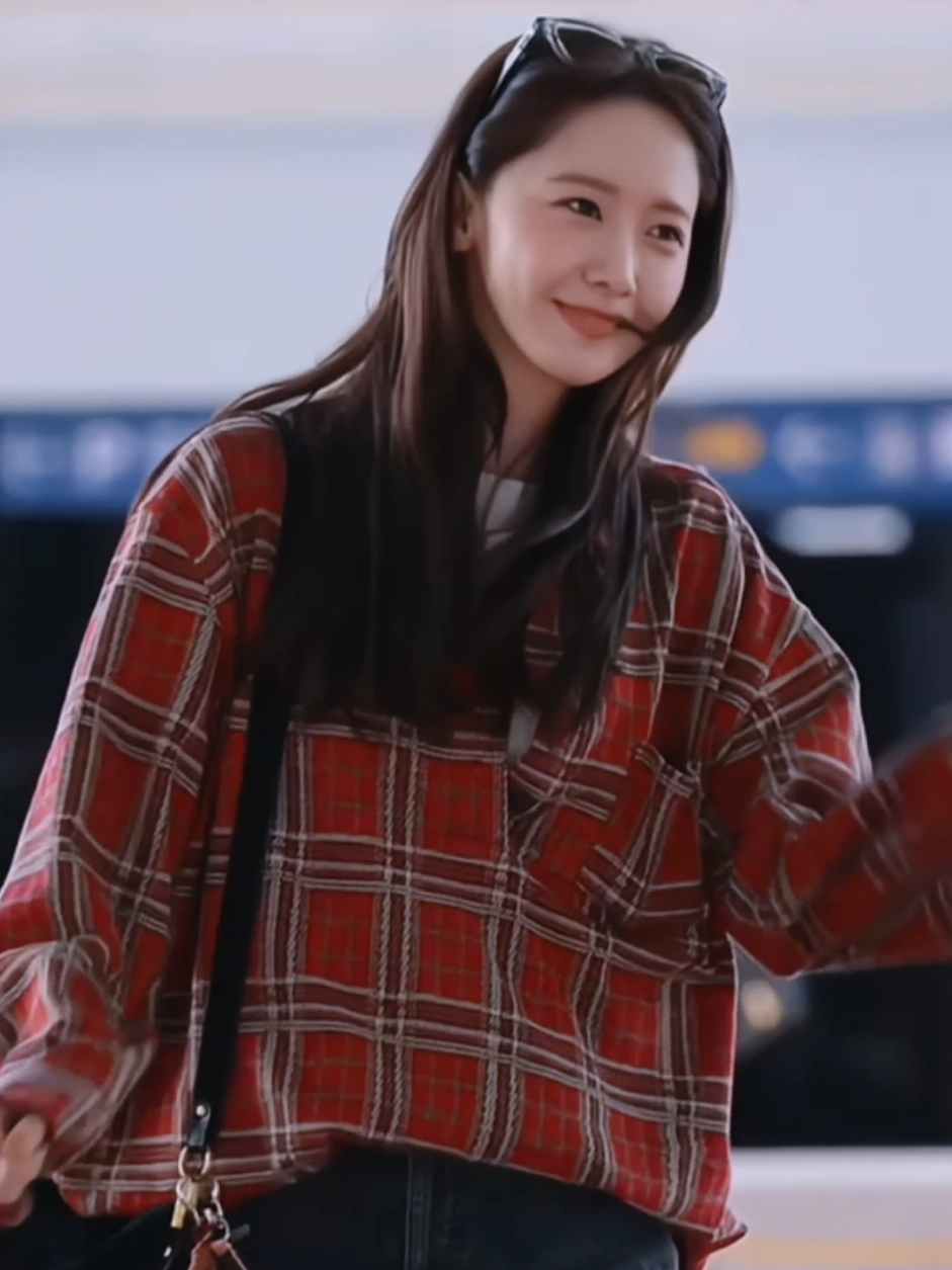 After back from Vietnam, she had a schedule (CF's filming) and then going back to Vietnam for rewards vacations !! stay healthy and have fun yoona~ya 🥹🩷 #yoona #limyoona #임윤아 #윤아  #BonAppetitYouramajesty #snsd 