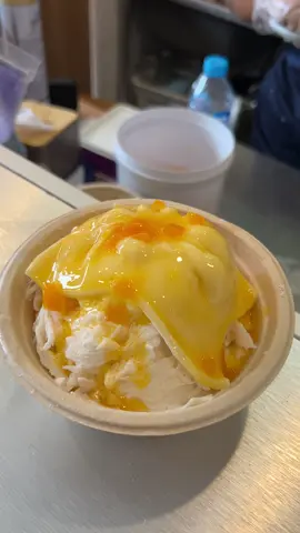 Nyam nyam rasanya seenak dan semenggiurkan keliatannya 😍 #mangostickyrice #baobaoshavedice #shavedice 