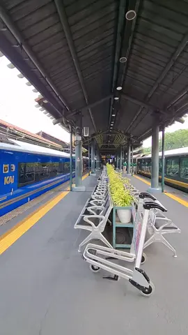 Compartment bersanding dengan Panoramic🚆