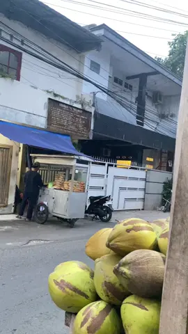 Semangatt aa asalkan neng mah bisa kabeli skincare😁#fypシ゚ #kangkelapamuda #kelapamuda #fypage#soundviral 