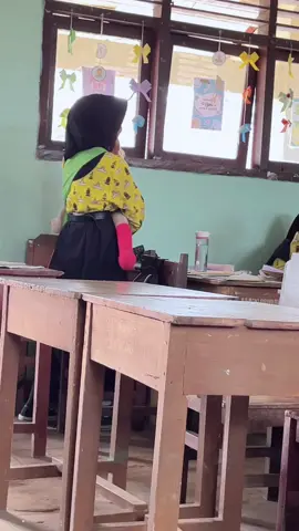 kelakuan random kelas 8a 🤯😭 hayoo... kira2 kenapa mereka diminta bawa boneka🤣 mapel apakah??? 