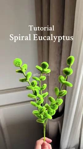 DIY Spiral Eucalyptus 🍃🌱 #handmade #fuzzywire #eucalyptus 