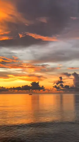 Bersyukur selalu dalam segala keadaan..  #bersyukurselalu #karnaTuhanselaluhadir #ditengahmasalahmu #lestaribekasijawabarat 