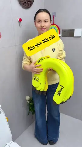 Tấm nệm bồn cầu #giare #viral #tienloi #dodungthongminh #nemboncau 