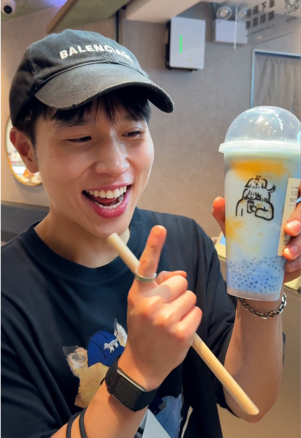 ✨ ลองเมนูใหม่ HEYTEA เป็นฟีลสมูตตี้สาคูมีเนื้อมะม่วงแซม ๆ มั้งนะครับ / คำถามคือจะอร่อยไหมน้อ55555 #รีวิว #เมนูใหม่ #ชานม #HEYTEA #NutApiwich 