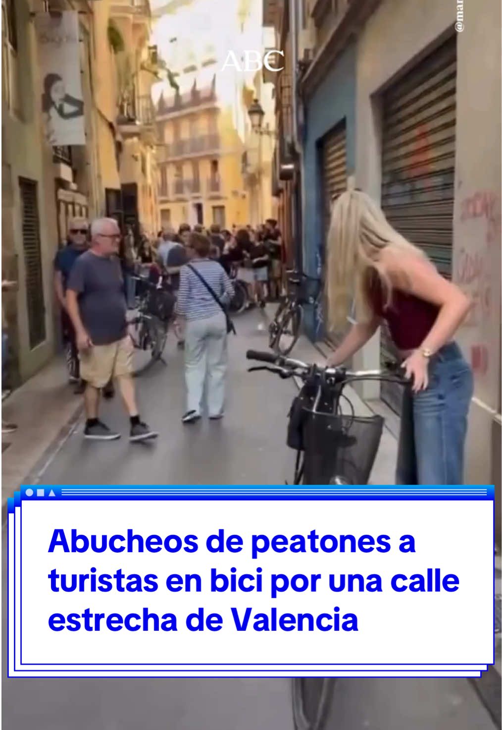 Un grupo de turistas extranjeros en bici ha recibido abucheos de peatones en una estrecha calle del casco antiguo de Valencia por -al parecer- falta de espacio para todos, cuando han coincidido. «¡Fuera, fuera!», y también «’Go home’» («marchaos a vuestra casa») se oye gritarles en un vídeo viral en redes. 📰 Toda la información en abc.es 📹 Vídeo de @manelmarquez #valencia #bicicletas #turistas #abucheos #gohome
