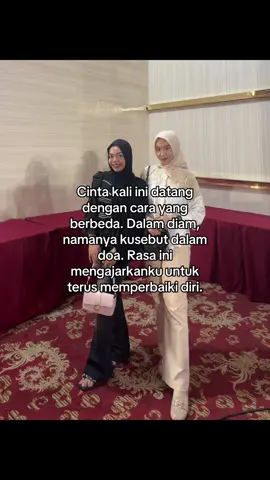 Hehe… belum berani sebut nama siapa-siapa kok 😌 Masih fokus memperbaiki diri dulu, biar nanti doa dan jodohnya sama-sama halal 🤭🤍