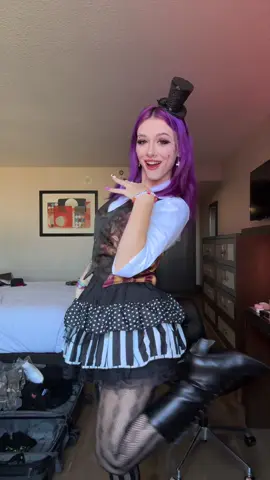 i am the harlequin girl #fyp #jellybelly #vegas #whenwewereyoung #panicatthedisco 