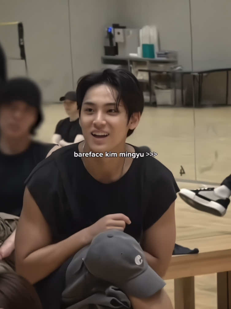 SOOO DAMN FINEEE 😩😩 #mingyu #kimmingyu #seventeen17_official #foryoupage #fyppppppppp 