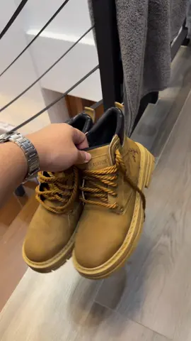 Tinimbre ko na sa inyo mga pre #boots #streetwear #genggeng #leather #trendingsong 
