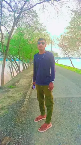 মিথ্যা প্রেমে আমি নিঃস্ব জানলে জানুক পুরো বিশ্ব অবিচার  করলে আমার প্রতি কি করে ছিলাম তোমার ক্ষতি 