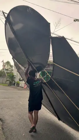 Layangan dadi ngepasi udane teko #pelayangtulungagung 