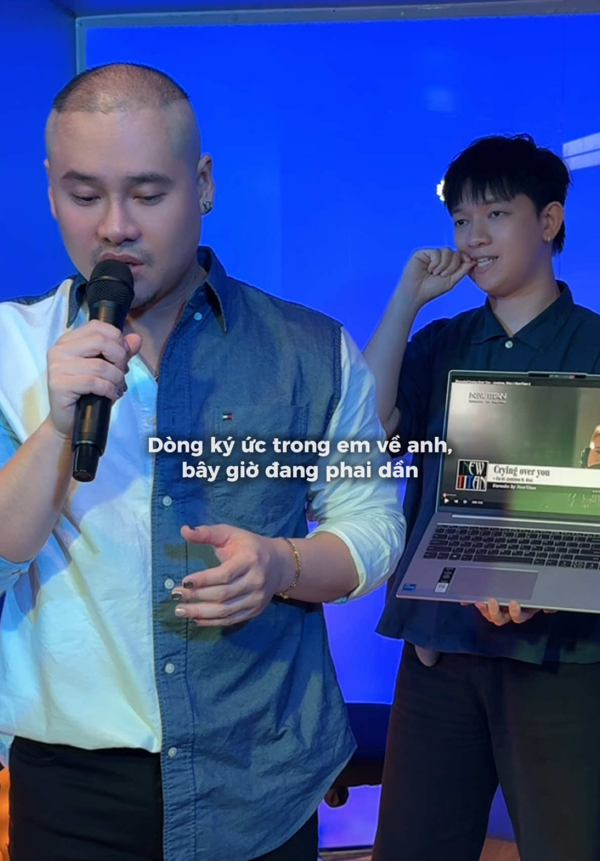 Thu cuối, mất kết nối, crying over you #bacsimaphong #fyp 