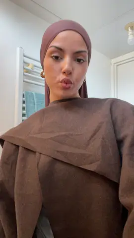 This top has been keeping me warmmmmm! #fyp #foryou #OOTD 