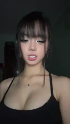 Em biết anh là ai
