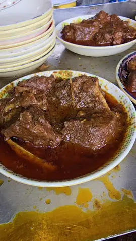 ট্রু বীফ লাভাররা সব কোথায়???   ❤️❤️❤️❤️ আপনাদের ভালোবাসা পেয়েছি বললেই এই পেইজটাতে সব সময় মজা করি,, আশা করি ভুলত্রুটি ক্ষমাসুন্দর দৃষ্টিতে দেখবে,,, কেমন, ভালো লাগলে কমেন্ট করে জানিও,,,,  বা রিয়েক্ট দিয়ো,, ভালো থাকবে সবাই,,, আর প্রচুর খেতে হবে,,,, (আমি ফুড ভ্লগার না ফুড লভার)  #snacktimefun #foodblogger #ilish #buffetfood #eatting 